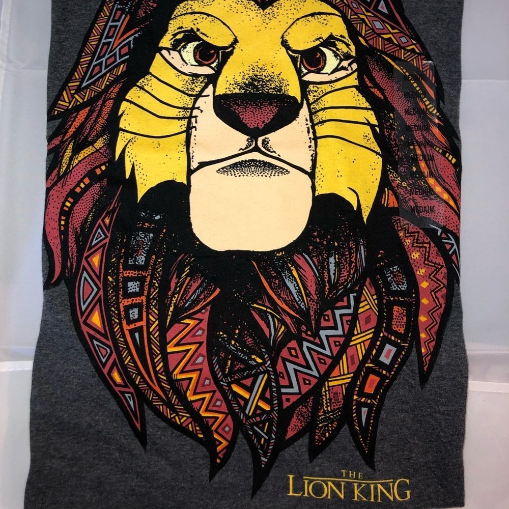 NWT Disney Authentic Lion King T-Shirt Size M